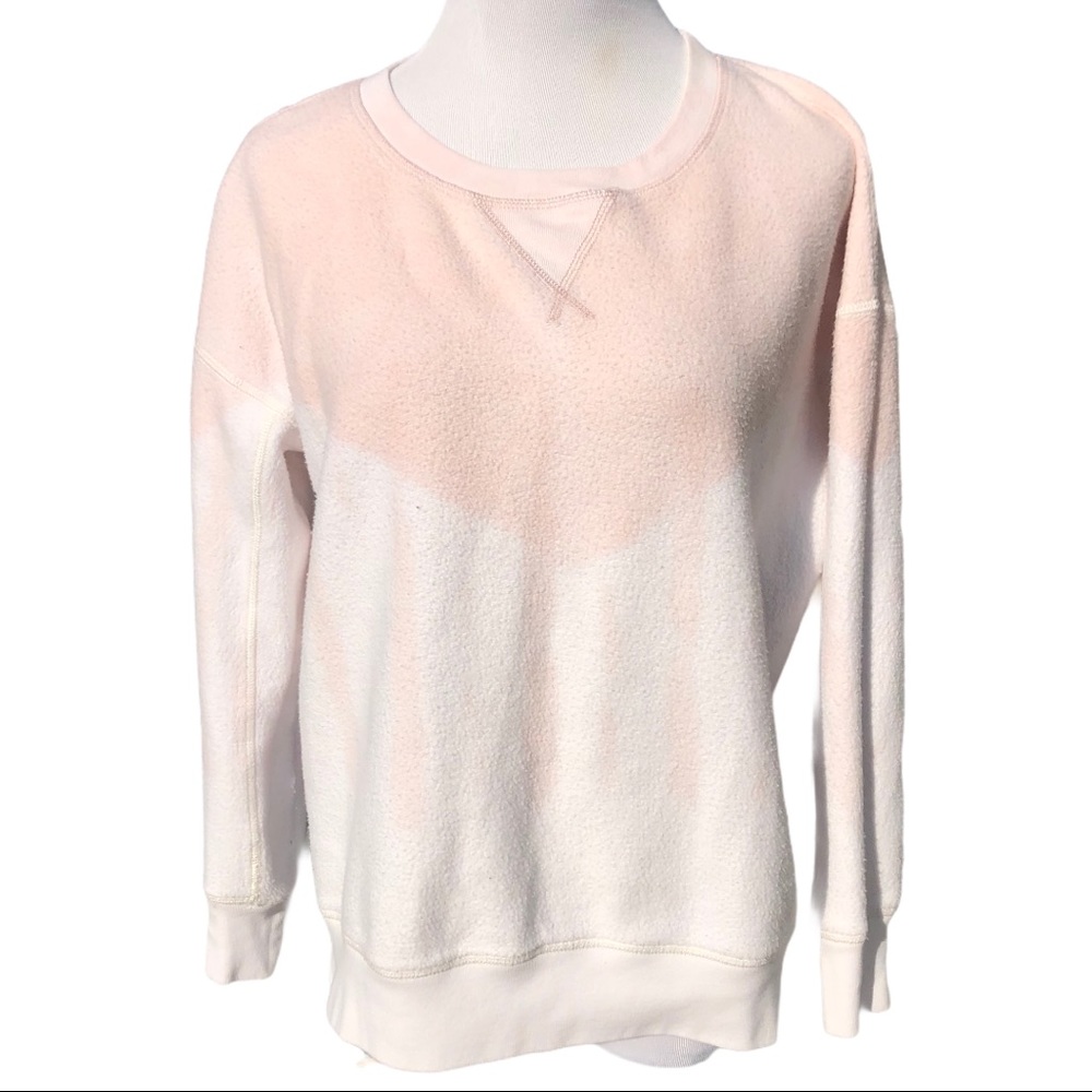 American Eagle pink and white sweater